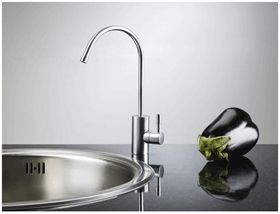 FC101-FU Modern v�ztiszt�t� csaptelep felszerelve